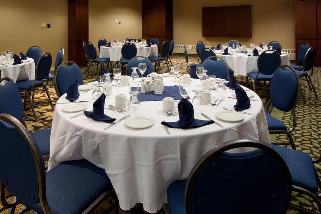 ילונייף The Explorer Hotel מראה חיצוני תמונה
